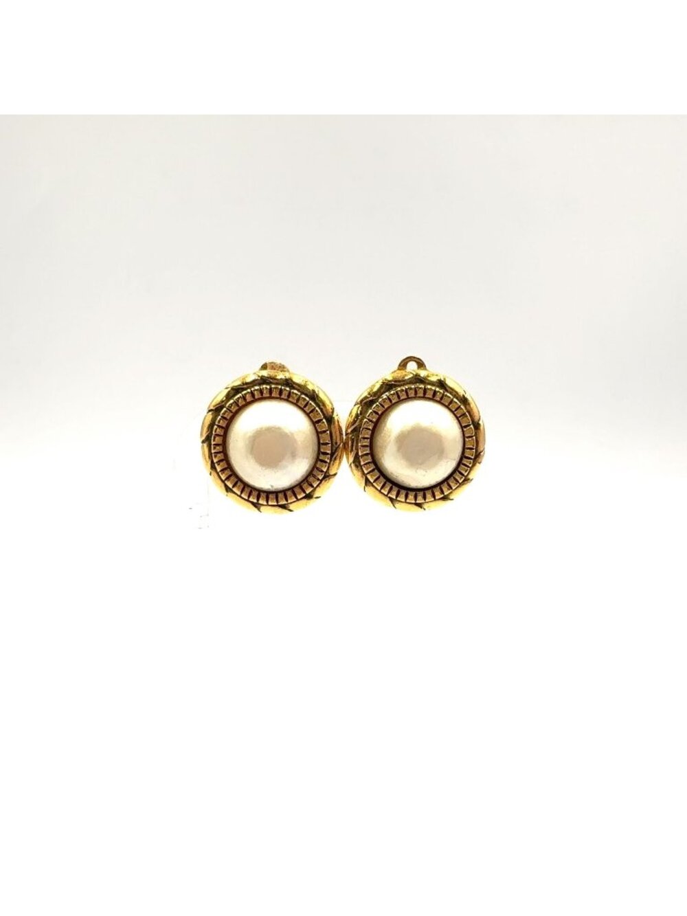 Chanel Pearl Motif Circle Faux Off White Gold Earrings
